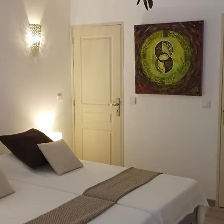Bed & Breakfast La Pagode Saint-Aunes
